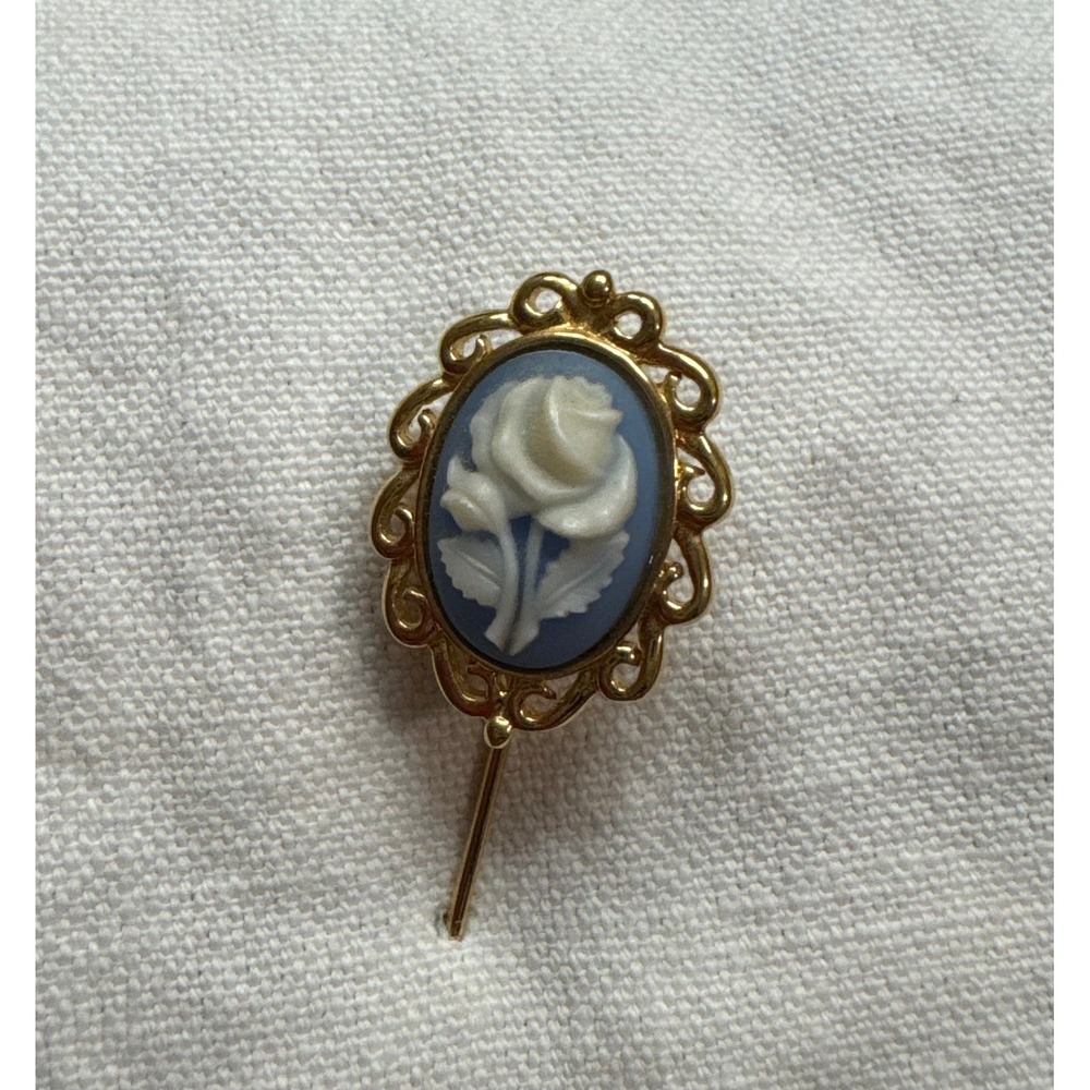Monet Vintage Gold Tone Blue White Rose Cameo Stick Pin Brooch Floral Jewelry - Picture 8 of 9